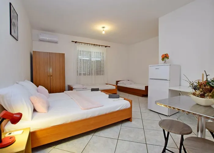 Apartament And Mila