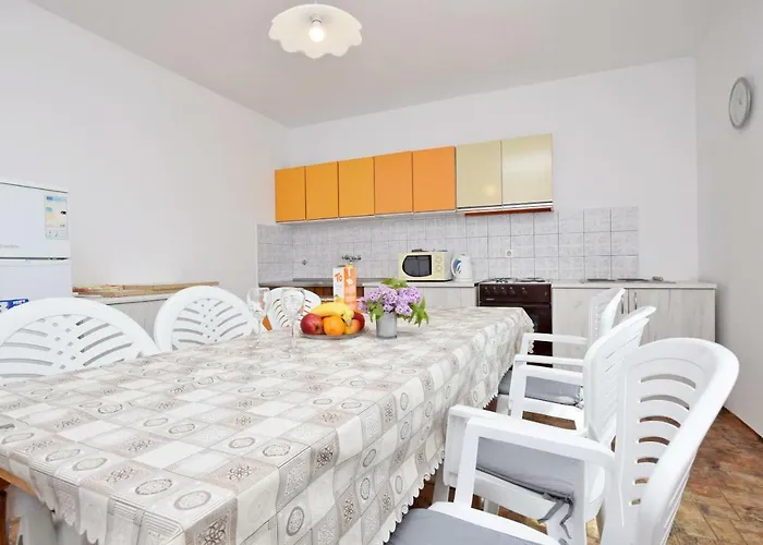 Apartament And Mila